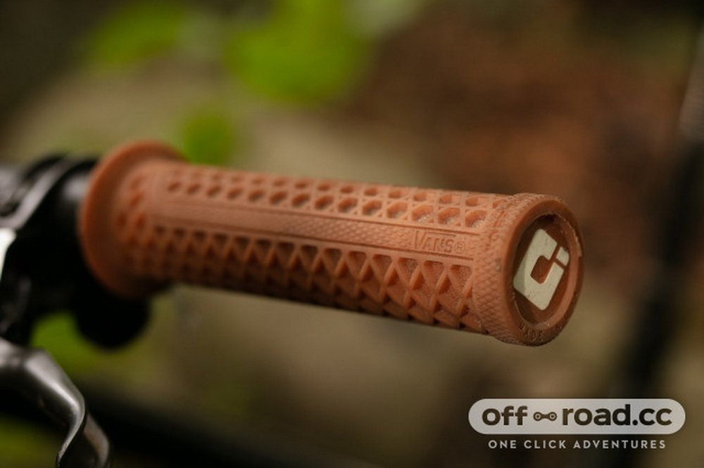 Грипси ODI Vans v2.1 Lock-On MTB Closed End 135mm Red Checker - Зображення 3