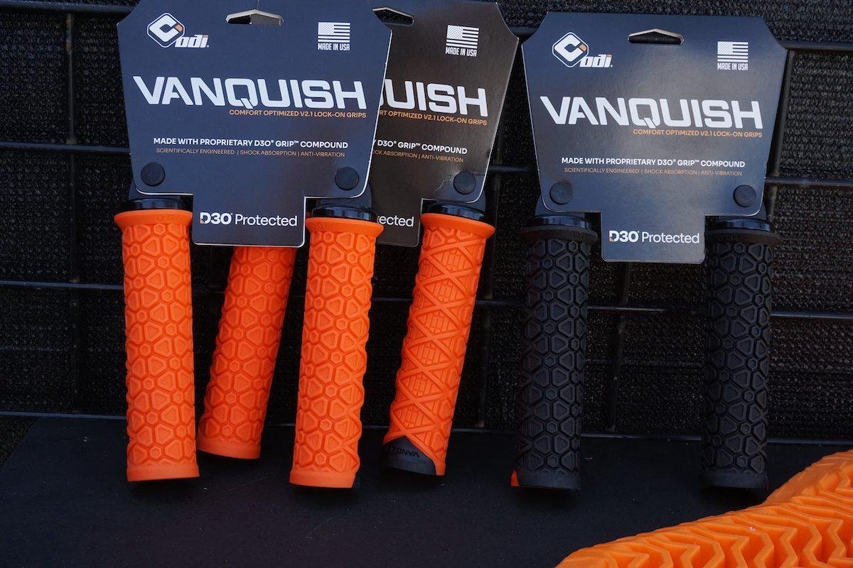 Гріпси ODI Vanquish, v2.1 Lock-On ,MTB , Closed End Graphite - Зображення 2