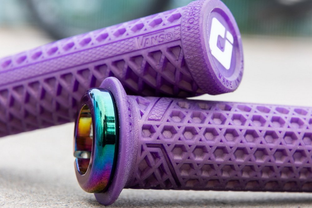 Грипси ODI Vans v2.1 Lock-On MTB Closed End 135mm Iridescent Purple/Oil Slick - Зображення 5