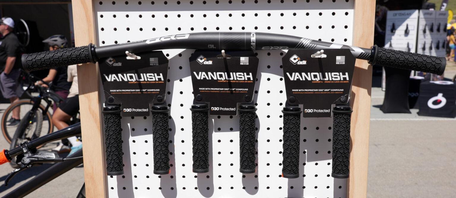 Гріпси ODI Vanquish, v2.1 Lock-On ,MTB , Closed End Orange/Black - Зображення 5